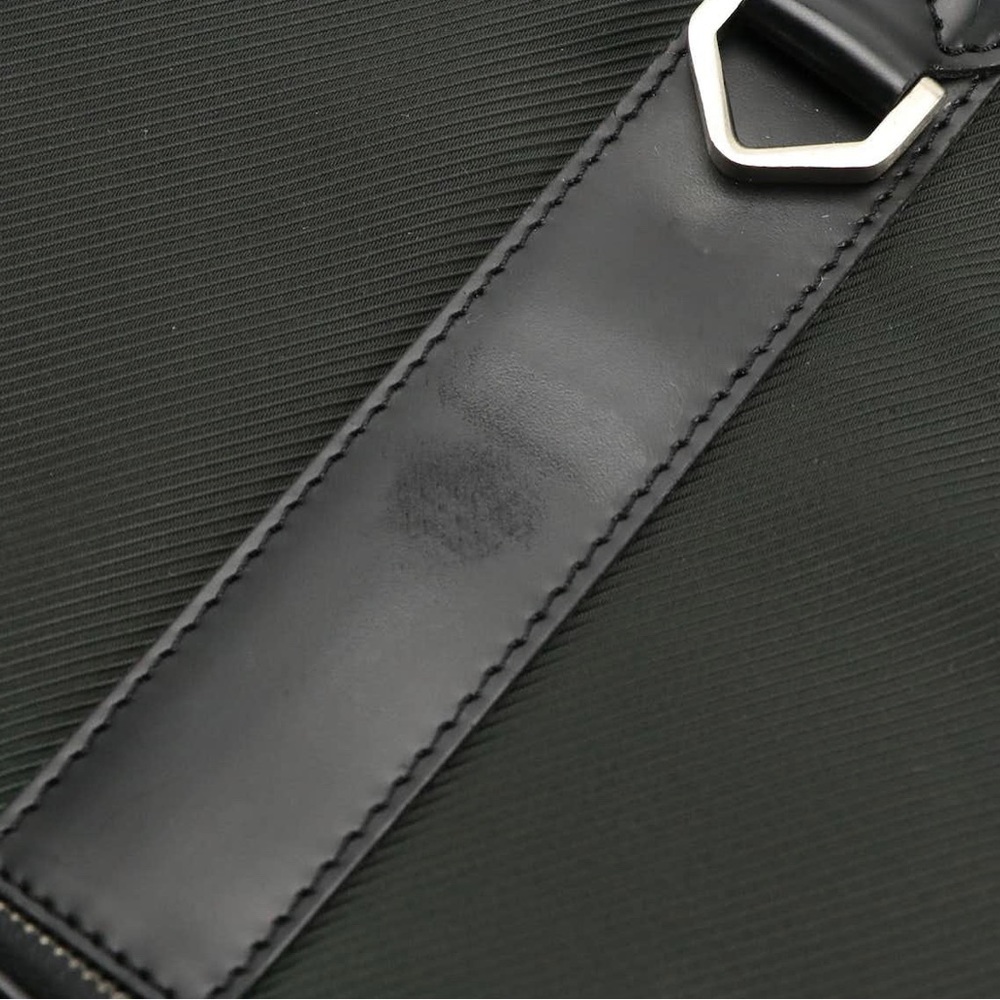 Louis Vuitton Taiga Gibeciere Garment Bag 💼 - Picture 10 of 12